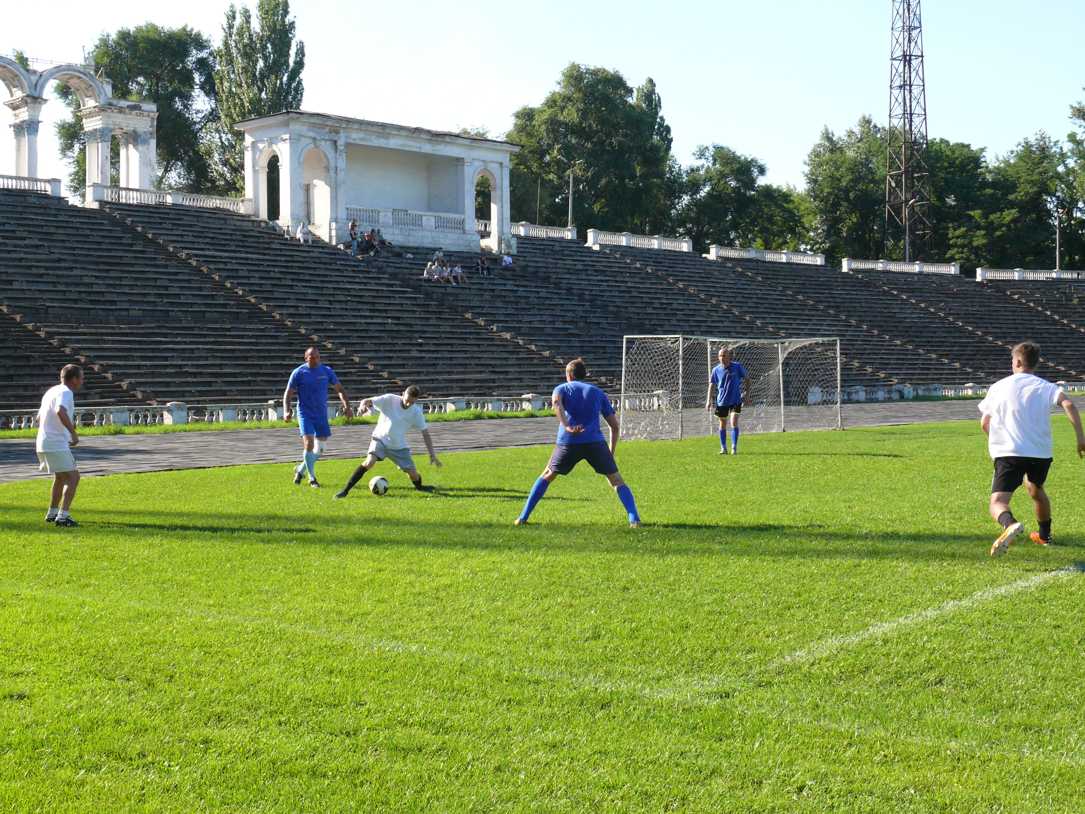 The football match was dedicated to the 25th anniversary of the company "Keramet."